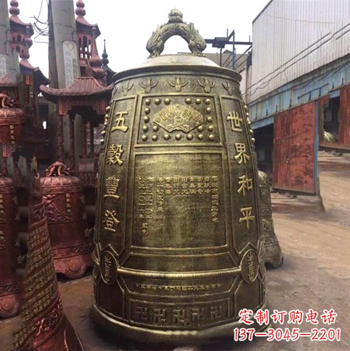 福建独特祈福——典雅大型铜钟雕塑