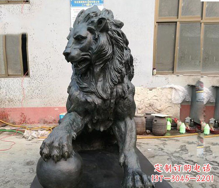 福建大型西方踩球狮子铜雕塑