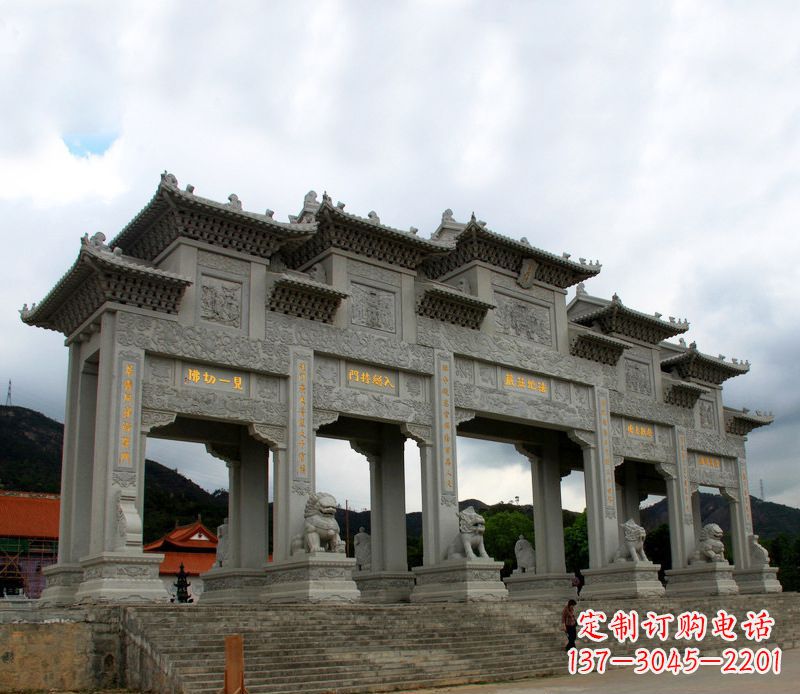 福建具有传统文化特色的大型五门石雕牌楼雕塑