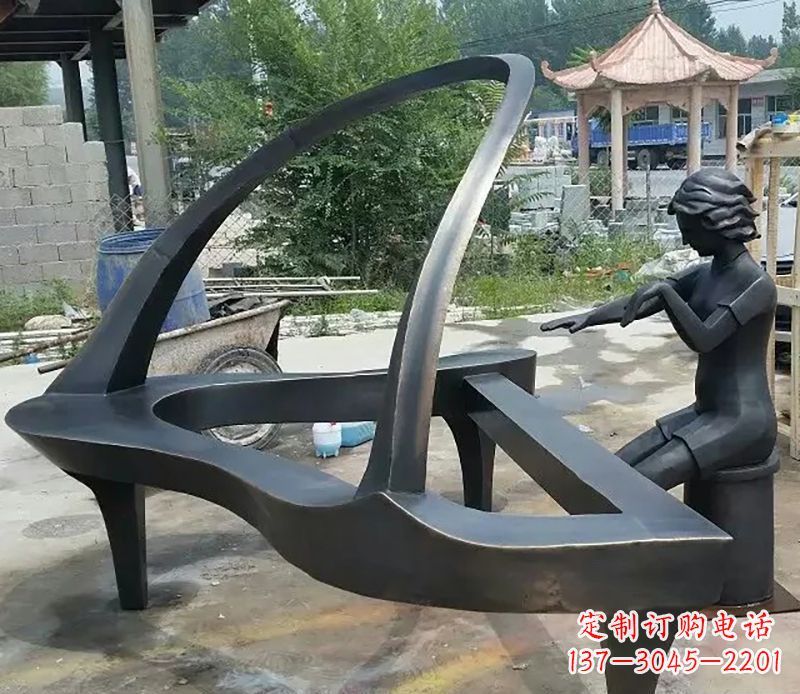 福建钢琴抽象铜雕
