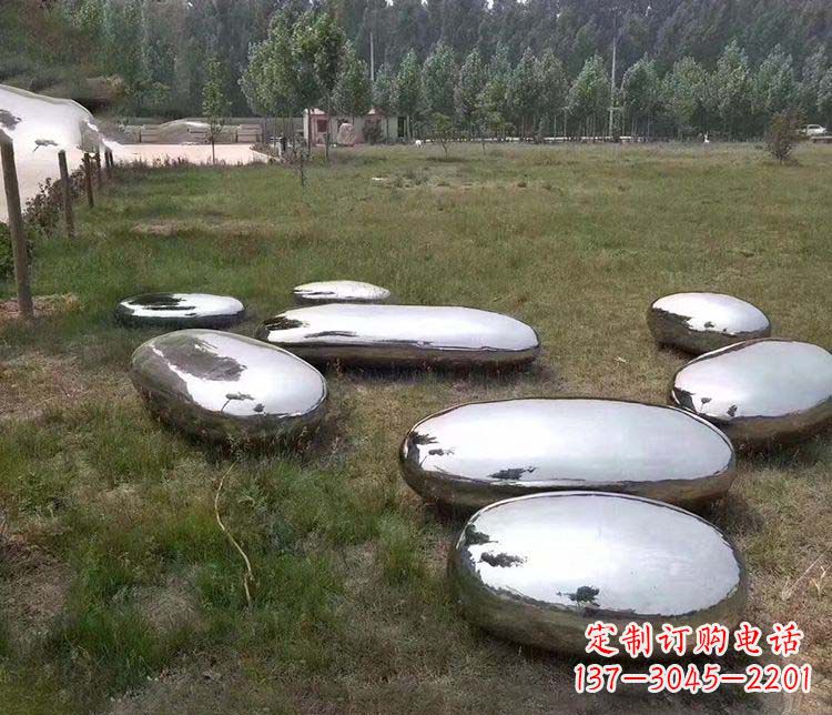 福建抽象镜面不锈钢鹅卵石雕塑