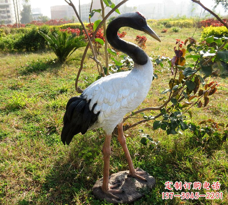 福建精致仙鹤雕塑,飞翔在自由的天空