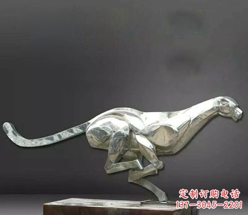福建公园不锈钢奔跑的豹子动物雕塑