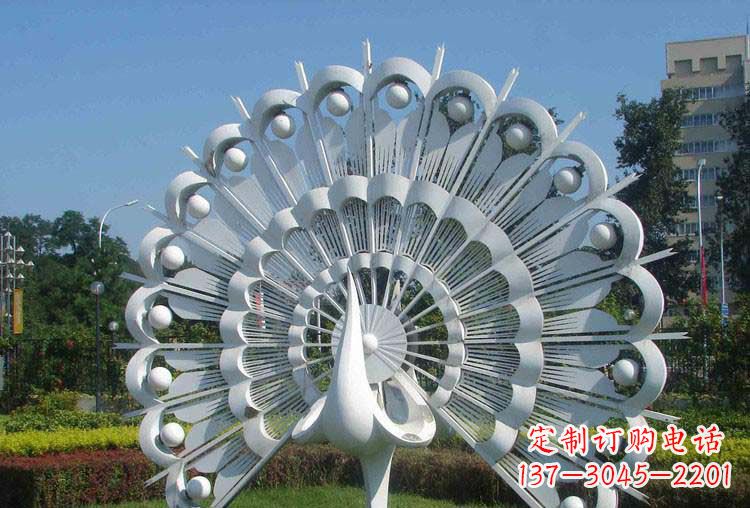 福建动感十足的不锈钢孔雀雕塑