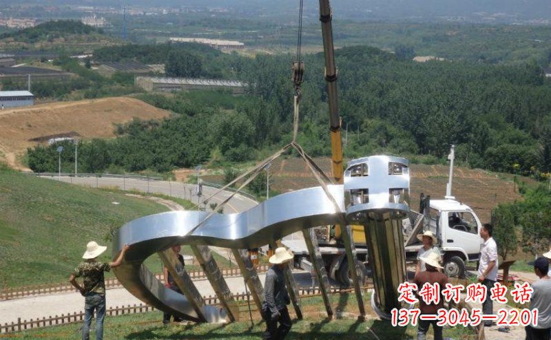 福建公园竖琴雕塑——缔造完美的艺术景观