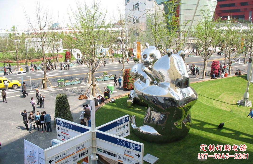 福建镜面不锈钢熊猫大型雕塑