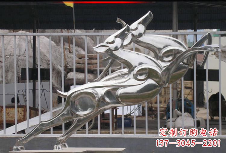 福建梅花鹿不锈钢高光大型雕塑