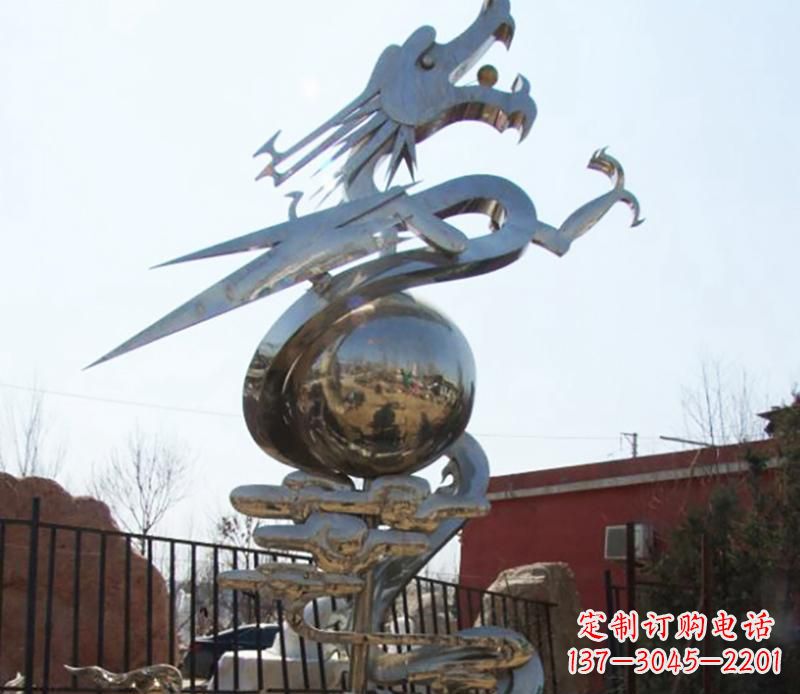 福建传统与现代完美结合的青铜龙雕塑