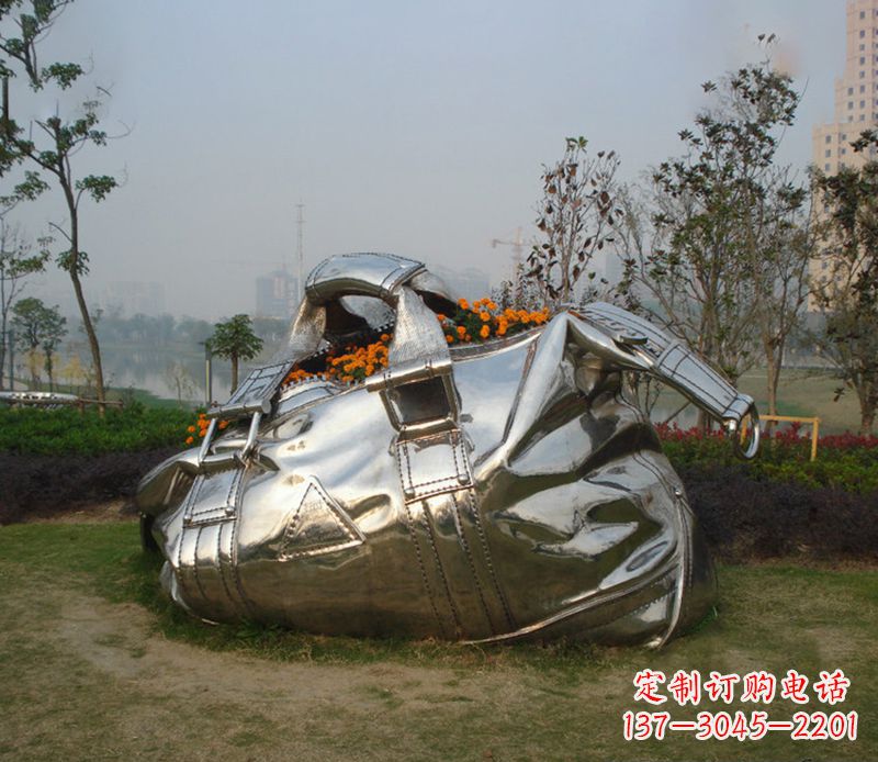福建不锈钢手提包雕塑--传承经典,拥有独特之美
