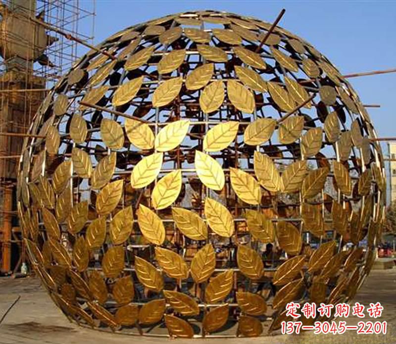 福建不锈钢树叶镂空球景观雕塑