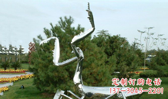 福建优雅大气的不锈钢螳螂雕塑