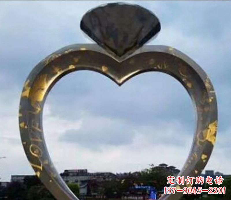 福建不锈钢大型钻石戒指景观雕塑