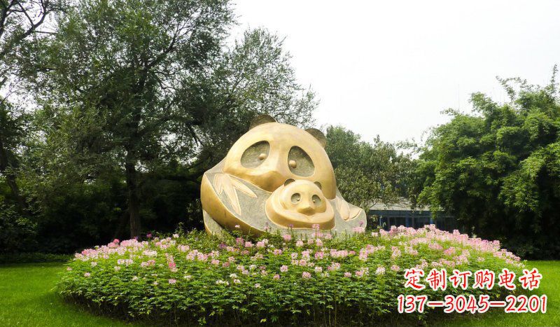 福建熊猫雕塑 - 令公园增添无限活力