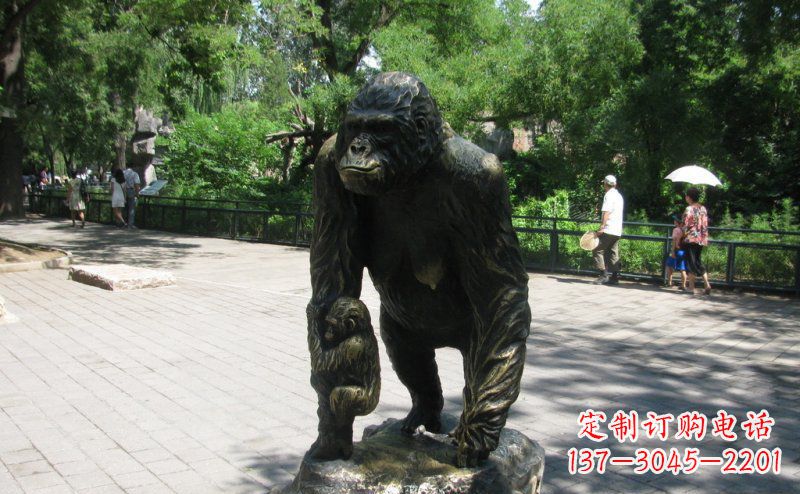 福建象征力量的猩猩铜雕