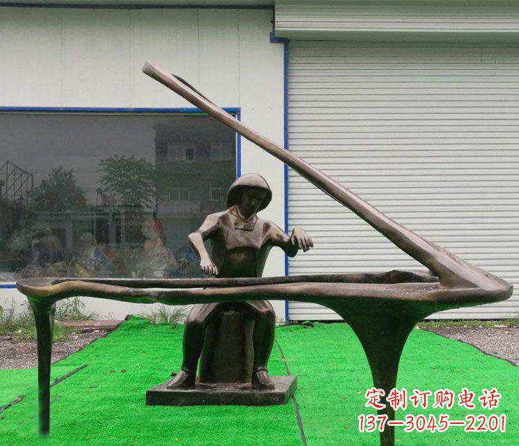 福建 传奇钢琴雕塑