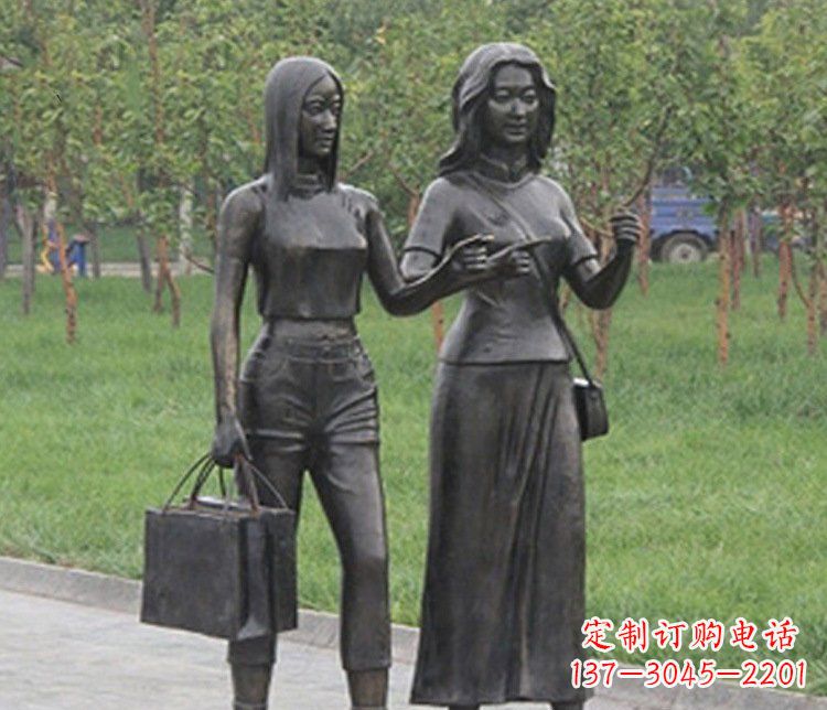 福建艺术精品铜雕——公园逛街女性人物铜雕塑