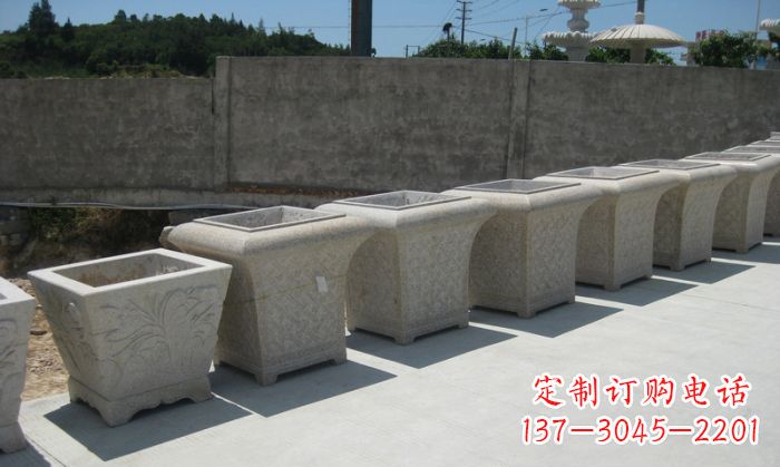福建大理石花盆石雕 – 在公园展现精美自然风貌
