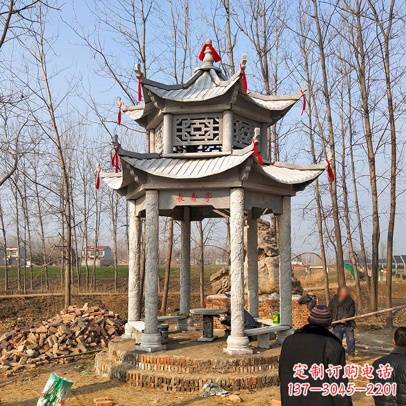 福建和谐统一的双层石雕凉亭