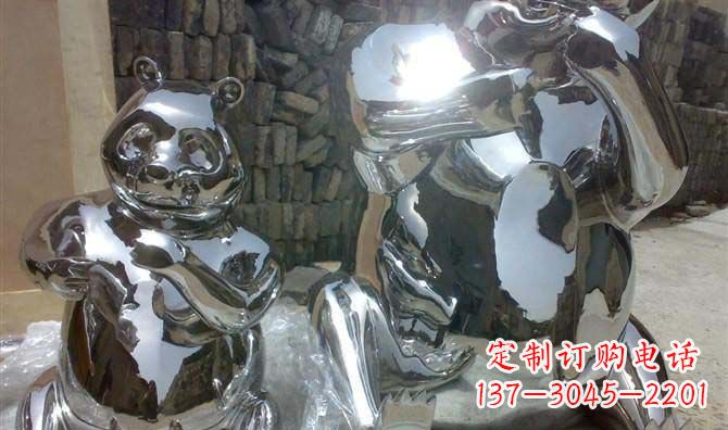 福建真实不锈钢熊猫大型雕塑