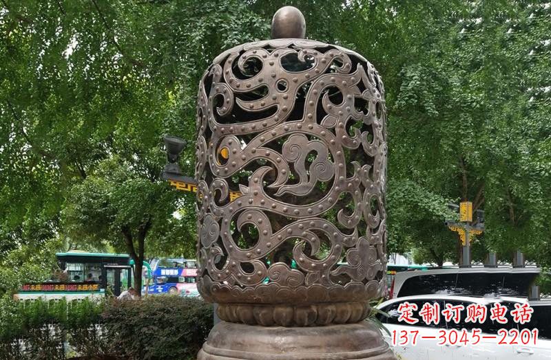 福建浪漫精致镂空灯笼铜雕