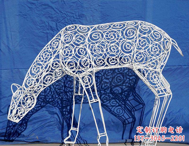 福建精致不锈钢镂空梅花鹿雕塑