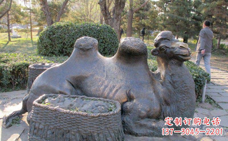 福建公园骆驼动物铜雕