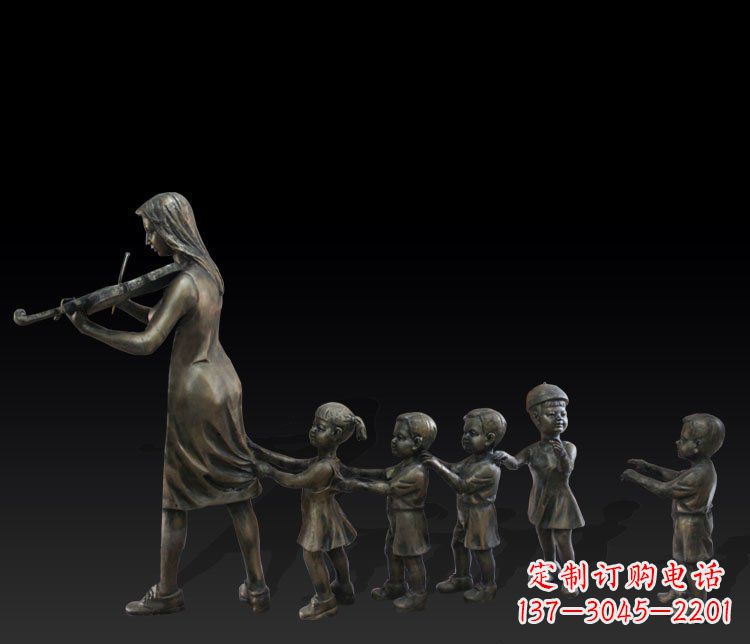 福建传统风格老鹰捉小鸡铜雕