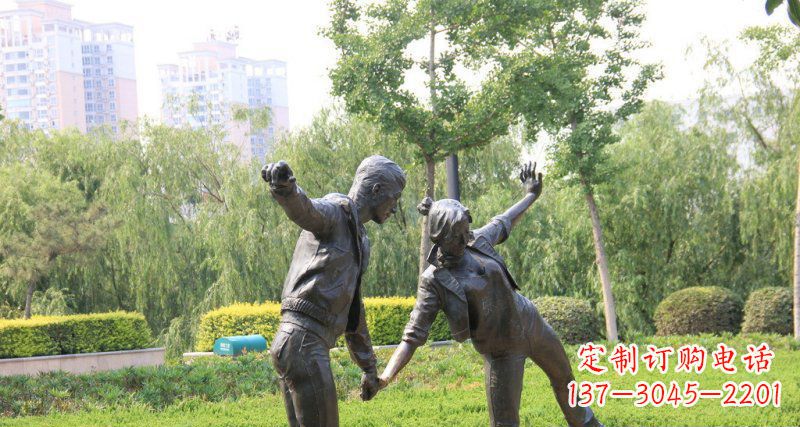 福建爱情铸就的浪漫情侣雕塑