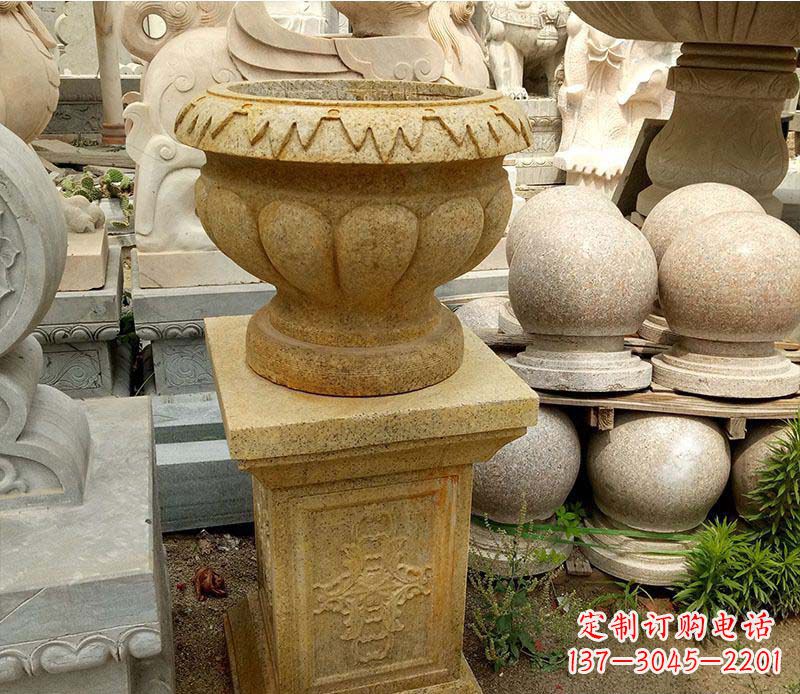 福建砂岩花盆景观石雕--美观多彩的室外装饰