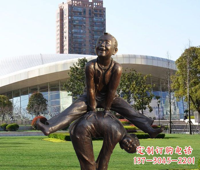 福建童趣十足的山羊铜雕