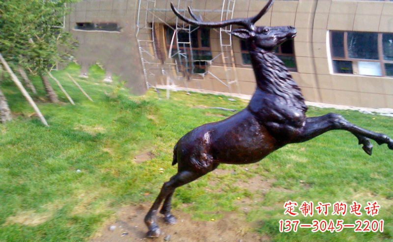 福建跳跃的鹿动物铜雕