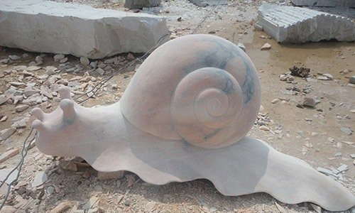 福建公园晚霞红蜗牛石雕