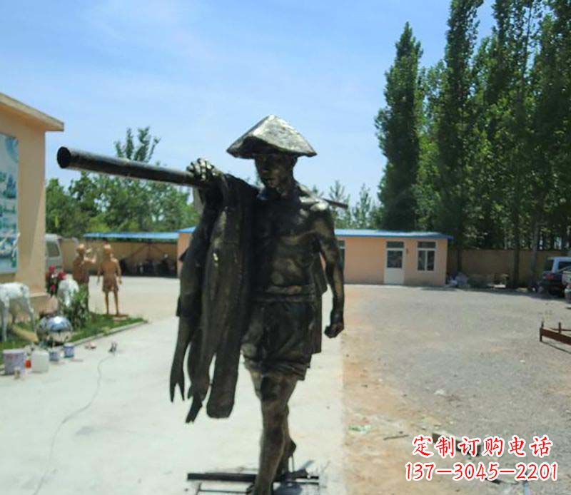 福建传承古老文化的渔民雕塑