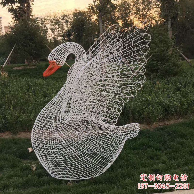 福建秀美天鹅铁艺雕塑,点缀公园绿地