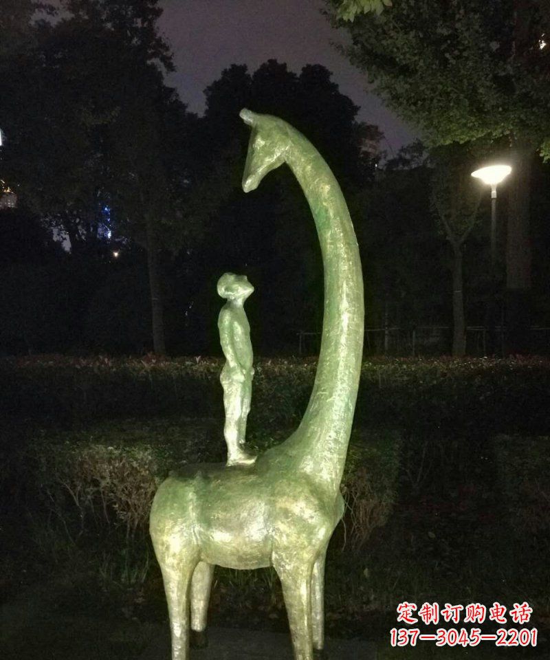 福建壮观绝伦的长颈鹿雕塑