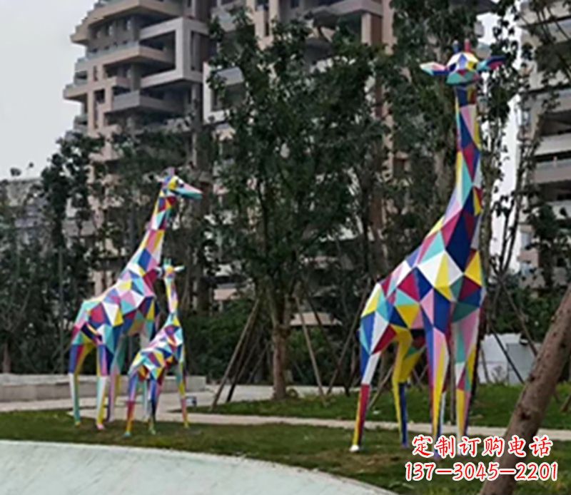 福建精美高雅的长颈鹿雕塑