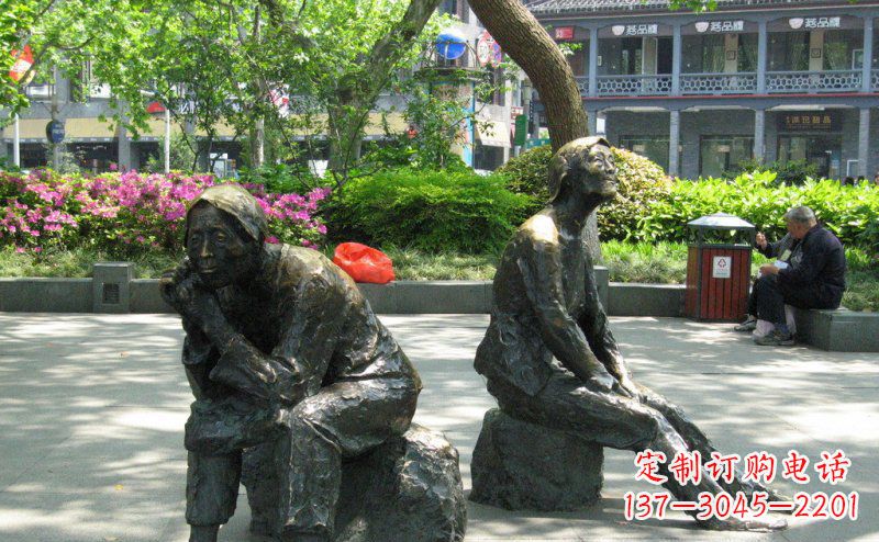 福建充满深情的老人铜雕