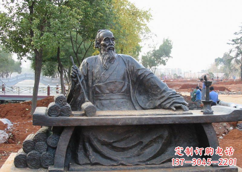 福建用传统工艺精心雕刻的张仲景铜雕