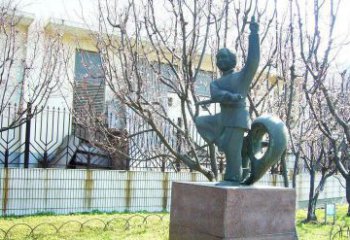 福建精致细腻的老人铜雕