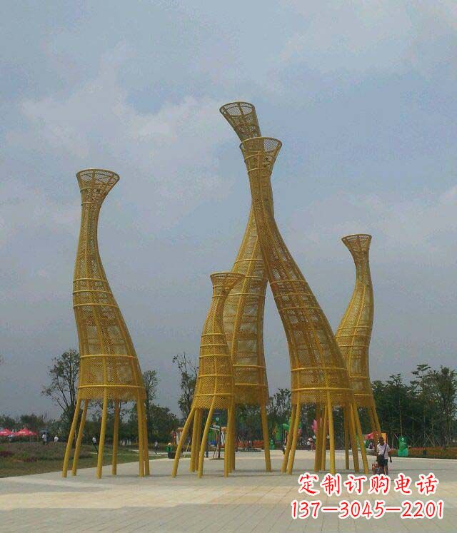 福建优雅与浪漫的相遇——不锈钢长颈鹿雕塑