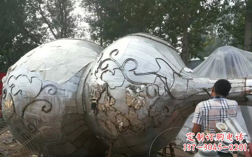 福建分外精美的不锈钢葫芦雕塑