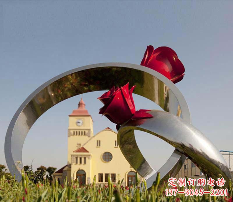 福建中领雕塑:风格独特的不锈钢玫瑰戒指雕塑