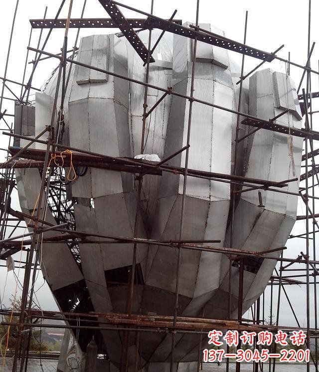 福建展现独特审美:不锈钢蟠桃大型景观雕塑