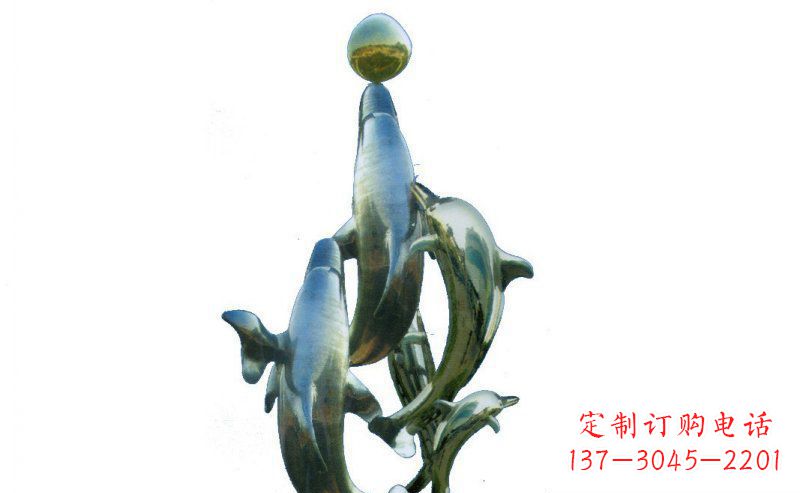 福建优雅而精致的海豚雕塑