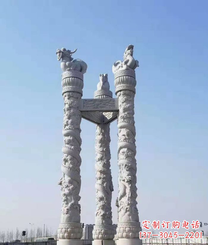 福建领雕塑:十二生肖石柱多彩景观