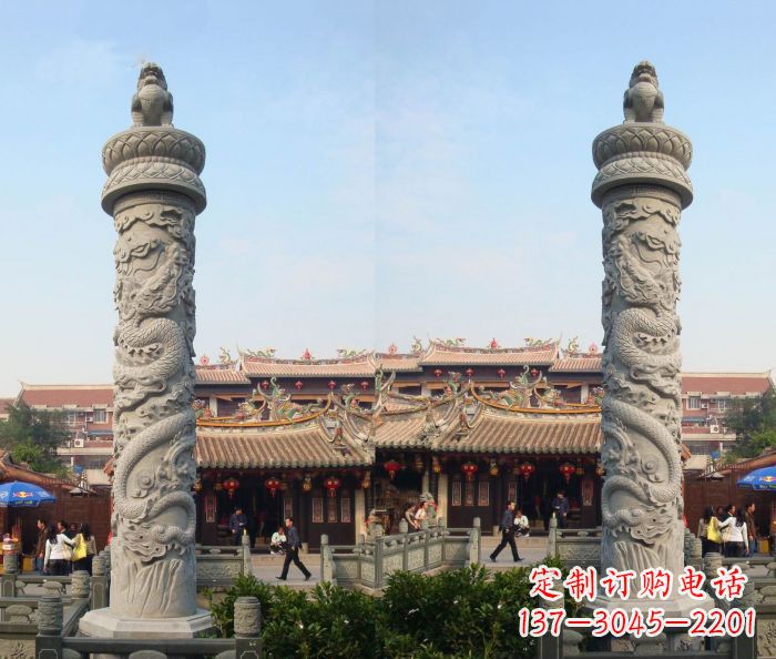 福建精美的汉白玉龙柱石雕塑