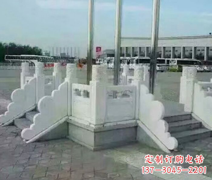 福建中领雕塑提供绚丽升旗台石雕,一种标志性的…