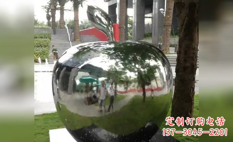 福建新奇优雅的苹果雕塑