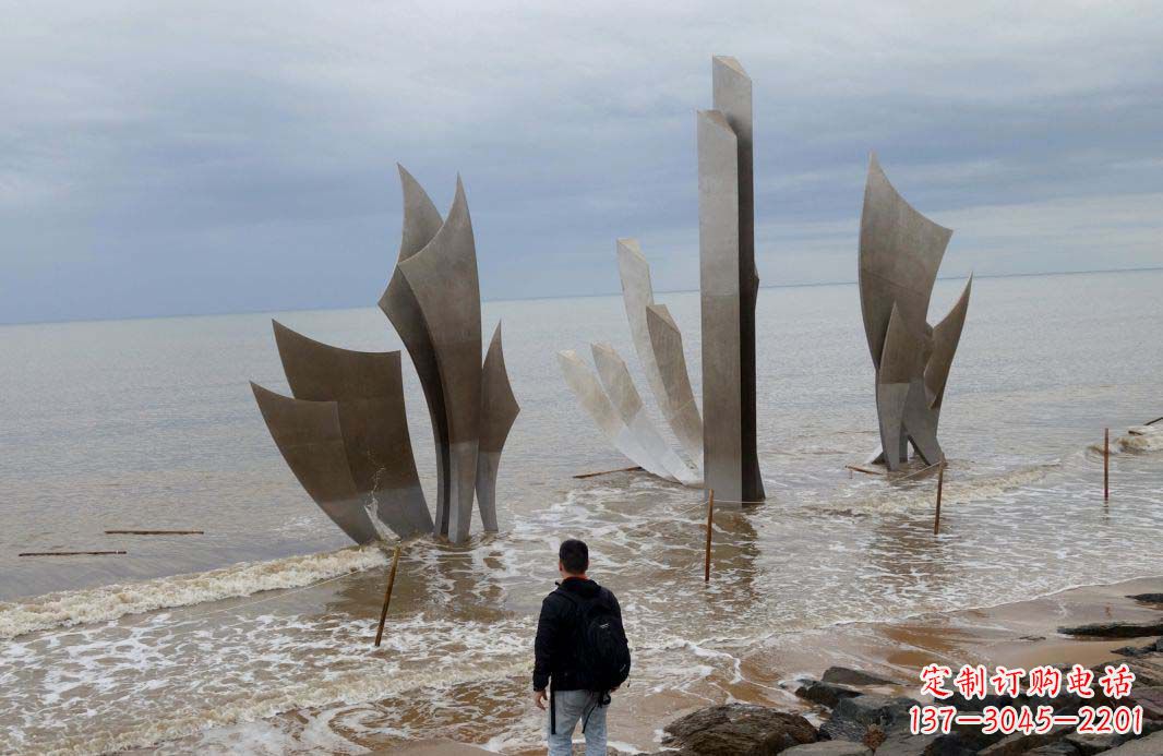 福建海边不锈钢船帆景观雕塑