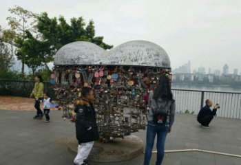 福建不锈钢英文字母镂空景观雕塑